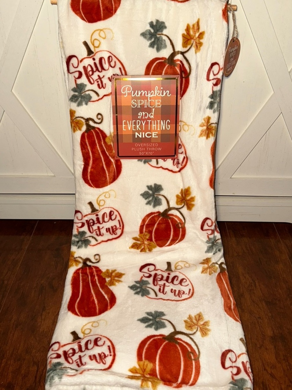 Pumpkin Spice ‘Spice it Up’ Plush Throw Blanket - Autumn Leaves